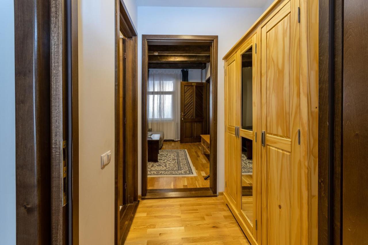 فندق Wood House Republicii براشوف المظهر الخارجي الصورة