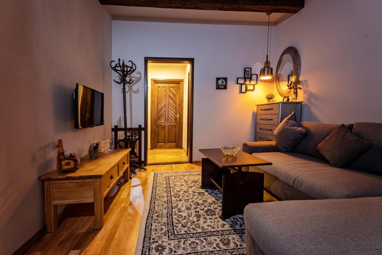 فندق Wood House Republicii براشوف المظهر الخارجي الصورة