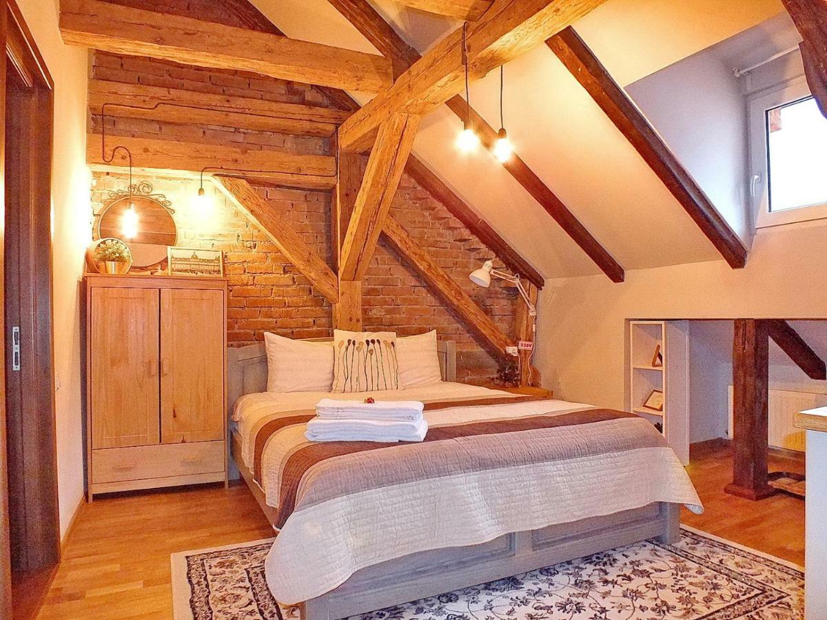 فندق Wood House Republicii براشوف المظهر الخارجي الصورة