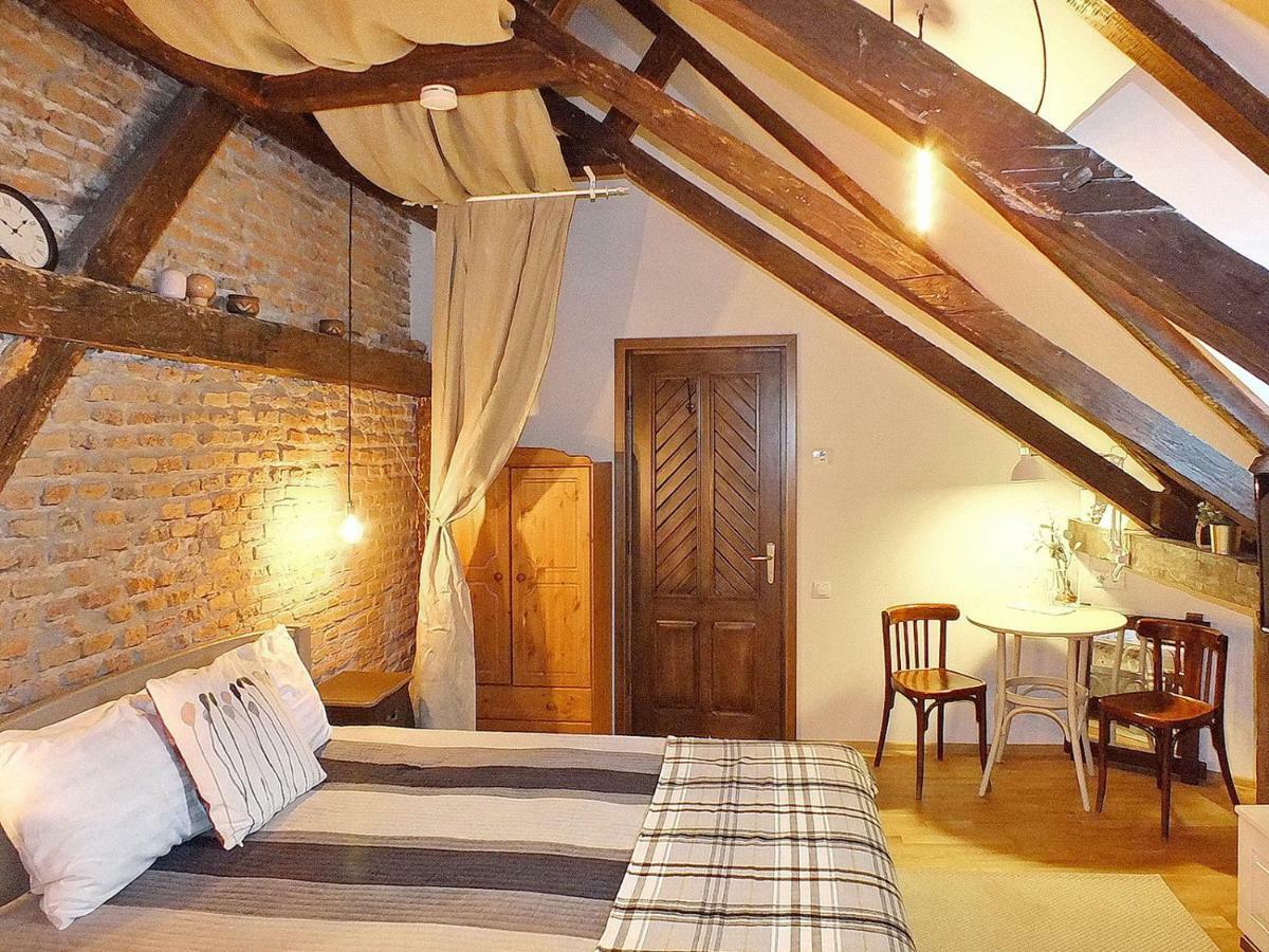 فندق Wood House Republicii براشوف المظهر الخارجي الصورة